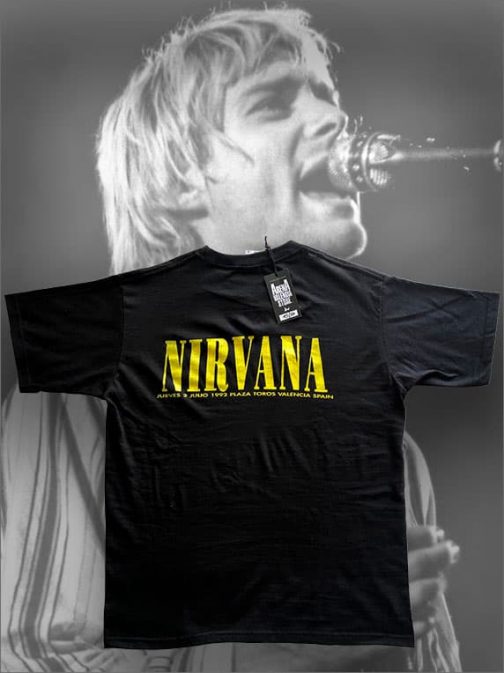 camiseta-nirvana-trasera-con-fondo-kurt-cobain